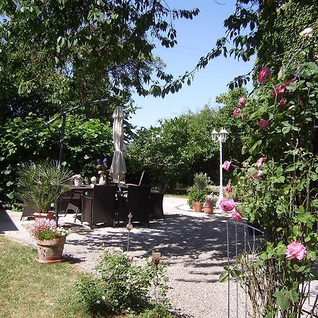 Romantikzimmer Im Antiquariat Sonnschied Luaran gambar